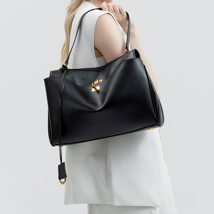 THE TRI-COMPARTMENT EXECUTIVE FLAP BAG